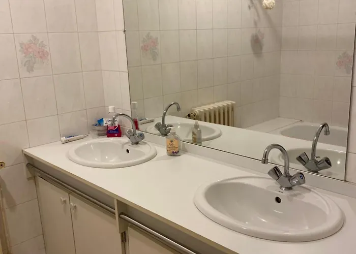 Quarto em Acomodações Particulares Chambre Gare-centre 2